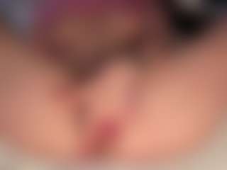 ilona4u's Live Sex Cam Show