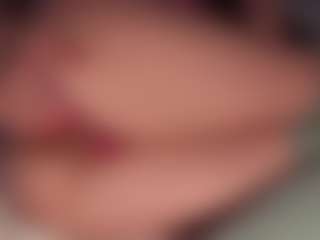 ilona4u's Live Sex Cam Show