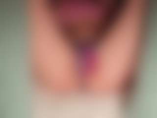 ilona4u's Live Sex Cam Show
