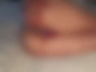 ilona4u's Live Sex Cam Show