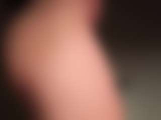 Live cam show with ilona4u - Solo on SxyPornLive