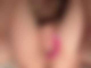 ilona4u's Live Sex Cam Show