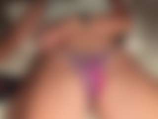 ilona4u's Live Sex Cam Show