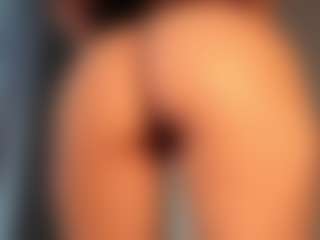 ilona4u's Live Sex Cam Show