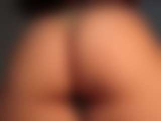 ilona4u's Live Sex Cam Show