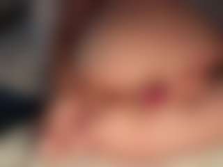 ilona4u's Live Sex Cam Show