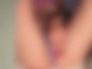 ilona4u's Live Sex Cam Show