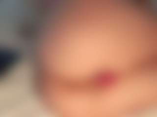 ilona4u's Live Sex Cam Show