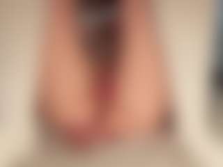ilona4u's Live Sex Cam Show