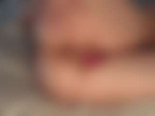 ilona4u's Live Sex Cam Show