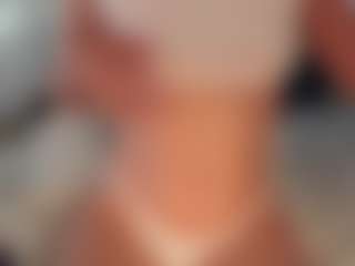 ilona4u's Live Sex Cam Show