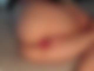 ilona4u's Live Sex Cam Show