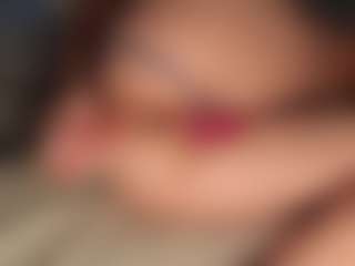 ilona4u's Live Sex Cam Show