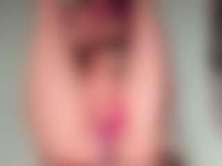 ilona4u's Live Sex Cam Show