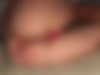 ilona4u's Live Sex Cam Show