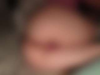 ilona4u's Live Sex Cam Show
