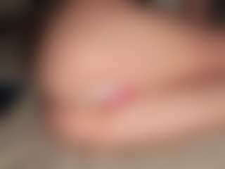 ilona4u's Live Sex Cam Show