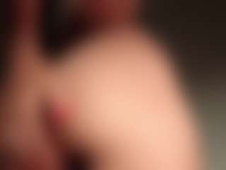 ilona4u's Live Sex Cam Show