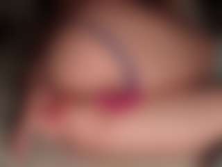 ilona4u's Live Sex Cam Show