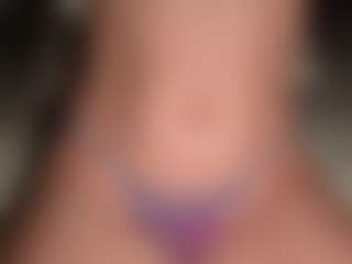 Live cam show with ilona4u - Petite Teen (18+) on Pornisteam.com