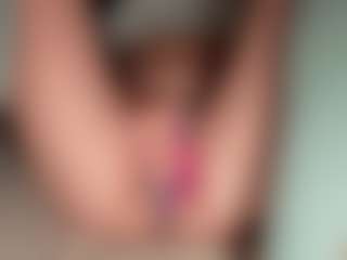 ilona4u's Live Sex Cam Show