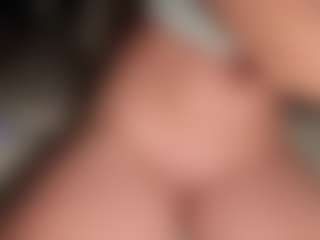 ilona4u's Live Sex Cam Show
