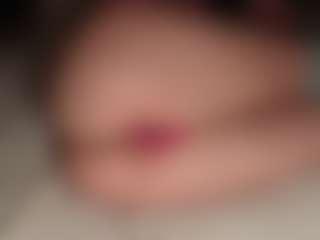 ilona4u's Live Sex Cam Show