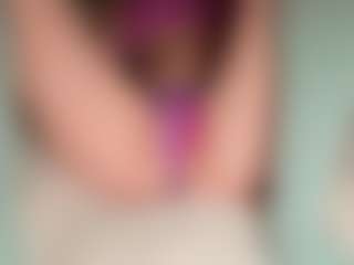 ilona4u's Live Sex Cam Show
