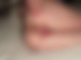 ilona4u's Live Sex Cam Show