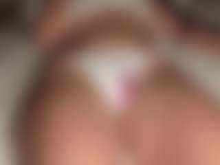 ilona4u's Live Sex Cam Show