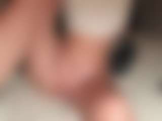Performer in webcam MILF ilona4u in streaming live