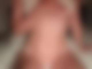 ilona4u's Live Sex Cam Show