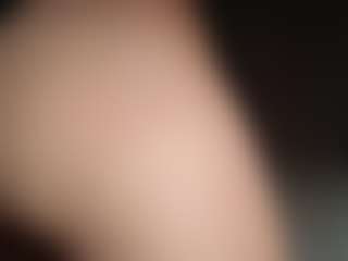 ilona4u's Live Sex Cam Show