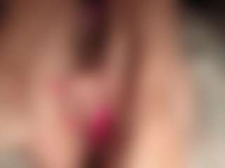 Live cam show with ilona4u - Bedroom MILF on liverealitysex.com
