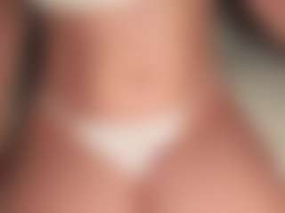 ilona4u's Live Sex Cam Show