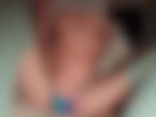 ilona4u's Live Sex Cam Show