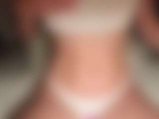 ilona4u's Live Sex Cam Show