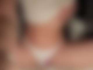 ilona4u's Live Sex Cam Show