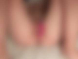 ilona4u's Live Sex Cam Show