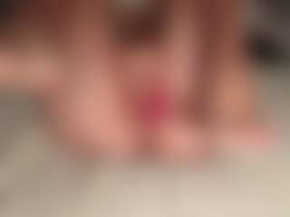 ilona4u's Live Sex Cam Show