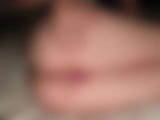 ilona4u's Live Sex Cam Show