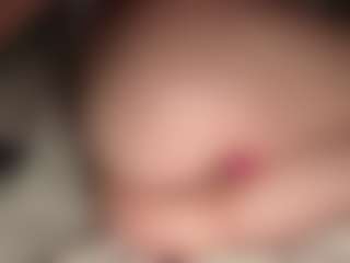 ilona4u's Live Sex Cam Show