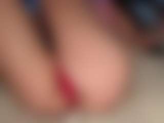 Live cam show with ilona4u - Bedroom MILF on Dolls Live