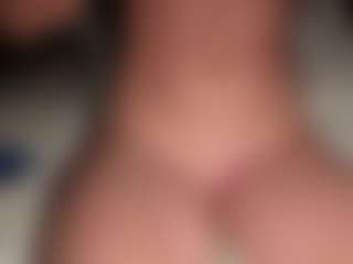 ilona4u's Live Sex Cam Show