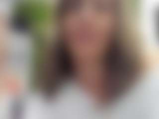 Sweet Cherry MILF webcam performer live streaming