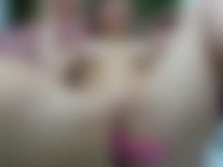 Sweet Cherry MILF webcam performer live streaming
