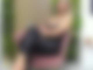 Sweet Cherry MILF webcam performer live streaming