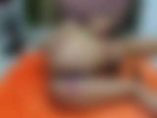 Sweet Cherry MILF webcam performer live streaming