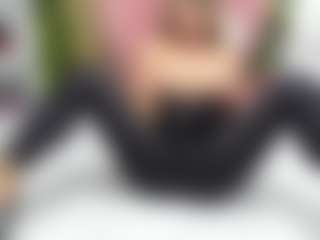 Sweet Cherry MILF webcam performer live streaming