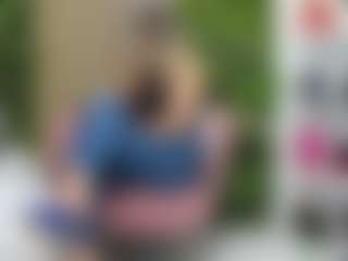 Sweet Cherry MILF webcam performer live streaming